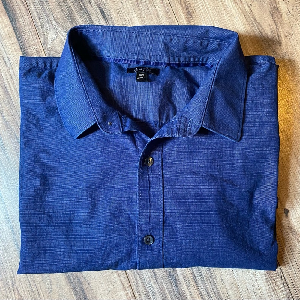 Men’s long sleeve casual button down